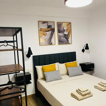 Modern Center Apartment *